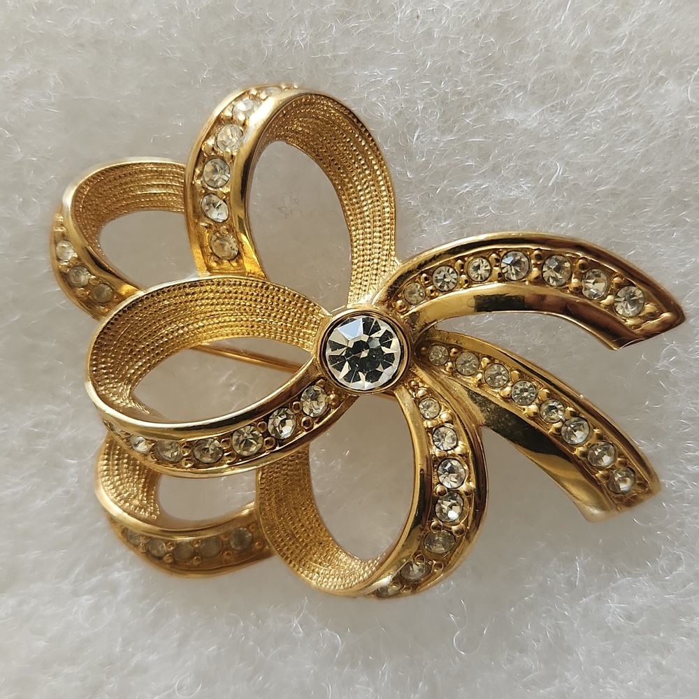 Vintage Swarovski Gold-tone Ribbon Brooch with Crystals